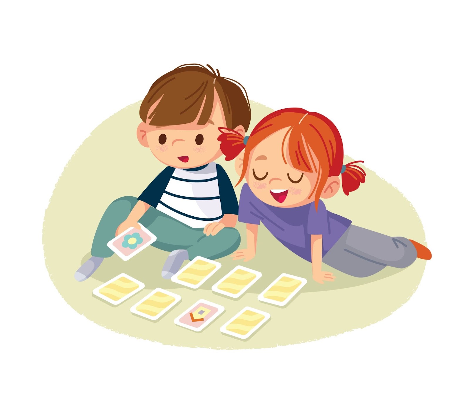 Un bambino e una bambina giocano a un gioco da tavolo di memoria seduti sul pavimento. I bambini giocano con le schede flash.